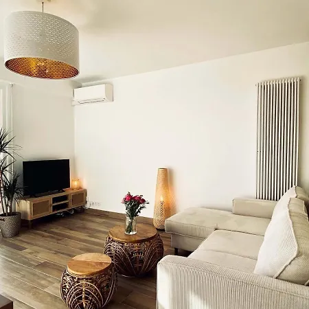 2p Moderne Avec Terrasse Et Vue Апартаменти *