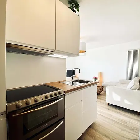 2p Moderne Avec Terrasse Et Vue Антіб