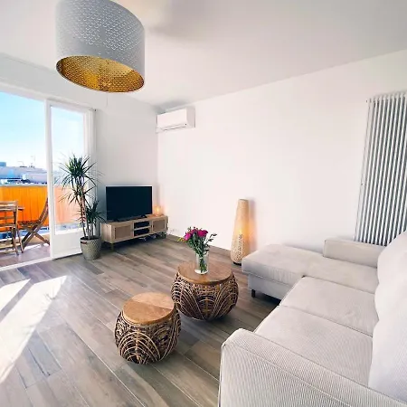 2p Moderne Avec Terrasse Et Vue Апартаменти